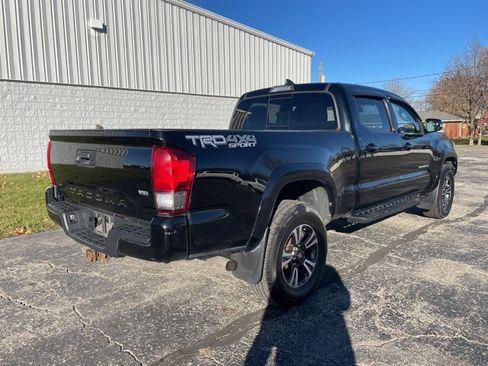 Used 2017 Toyota Tacoma TRD Sport image 14