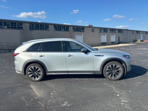 Used 2024 MAZDA CX-90 Plug-In Hybrid w/ Premium Plus AWD/4WD image 4