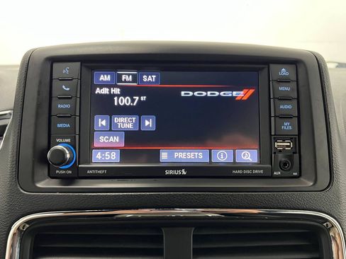 Used 2019 Dodge Grand Caravan SXT FWD image 18