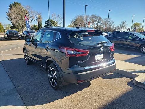 Used 2022 Nissan Rogue Sport SL w/ Premium Package image 5