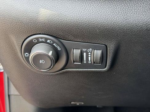 Used 2024 Jeep Compass Latitude AWD/4WD image 22