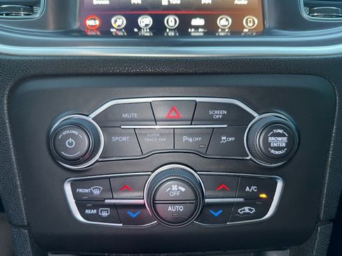 Used 2022 Dodge Charger R/T RWD image 38
