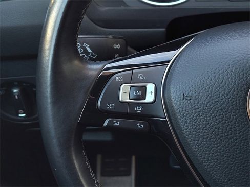 Used 2020 Volkswagen Tiguan SE R-Line image 23