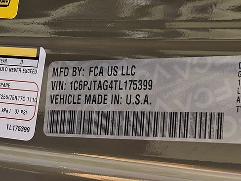 Used 2026 Jeep Gladiator Sport AWD/4WD image 19