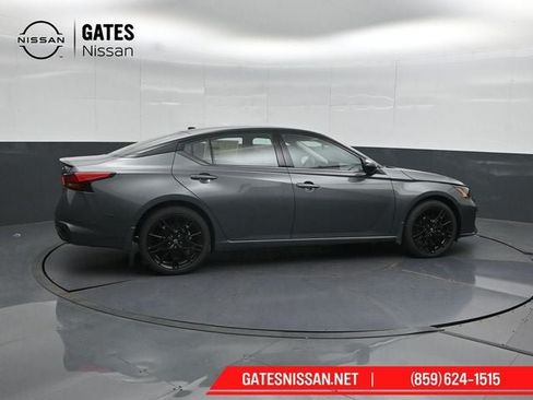 New 2026 Nissan Altima 2.5 SR w/ SR Midnight Edition Package FWD image 3