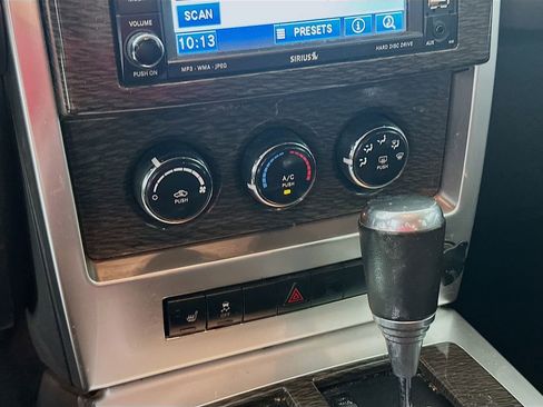 Used 2011 Jeep Liberty 70th Anniversary image 14