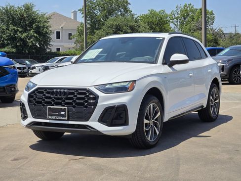 Certified 2024 Audi Q5 2.0T Premium w/ Summer of Audi Package AWD/4WD image 6