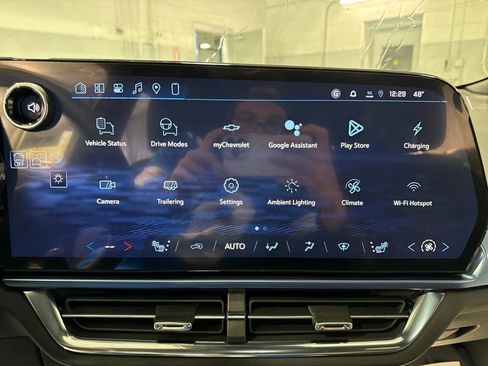 New 2026 Chevrolet Equinox EV LT AWD/4WD image 15