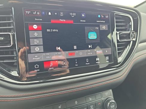 Used 2025 Dodge Durango GT RWD image 21
