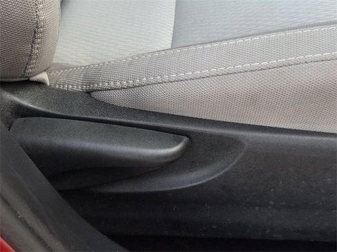 Used 2017 Toyota Corolla LE w/ LE Premium Package w/Moonroof image 28