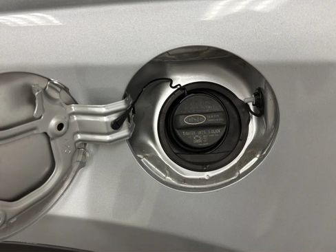 Used 2014 Toyota RAV4 LE AWD/4WD image 28