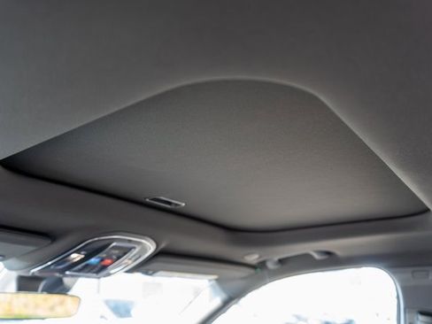 New 2025 Jeep Grand Cherokee Altitude image 10