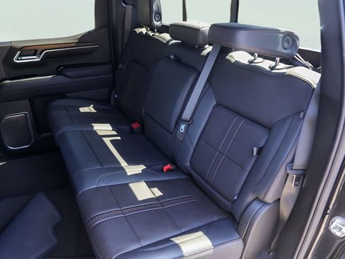 Used 2024 Chevrolet Silverado 1500 High Country w/ Midnight Edition AWD/4WD image 28