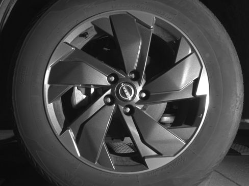 Used 2025 Nissan Rogue SV image 12