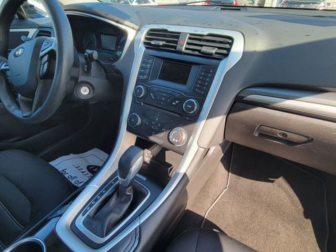 Used 2014 Ford Fusion SE image 22