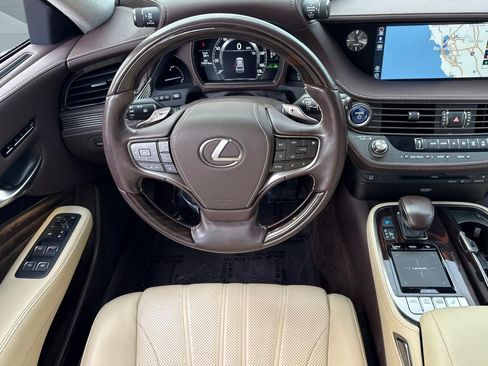 Used 2018 Lexus LS 500h w/ Luxury Package RWD image 28