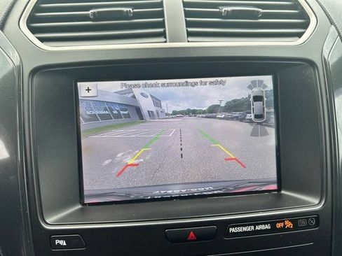 Used 2019 Ford Explorer XLT w/ Equipment Group 202A AWD/4WD image 33