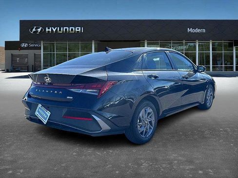 New 2026 Hyundai Elantra Blue image 3
