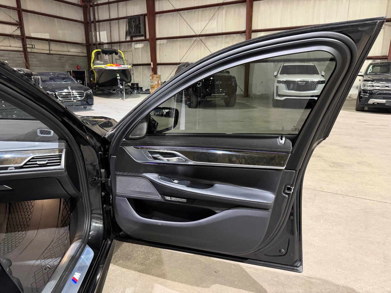 Used 2016 BMW 750i xDrive AWD/4WD image 24
