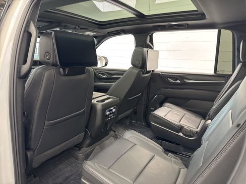 Used 2024 GMC Yukon XL Denali w/ Advanced Technology Package image 47