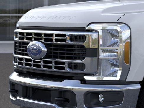New 2025 Ford F250 XLT image 17