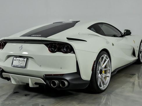Used 2018 Ferrari 812 Superfast RWD image 12