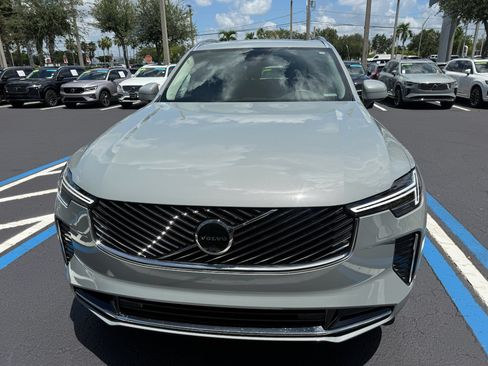 Used 2025 Volvo XC90 T8 Plus w/ Protection Package Premier AWD/4WD image 2