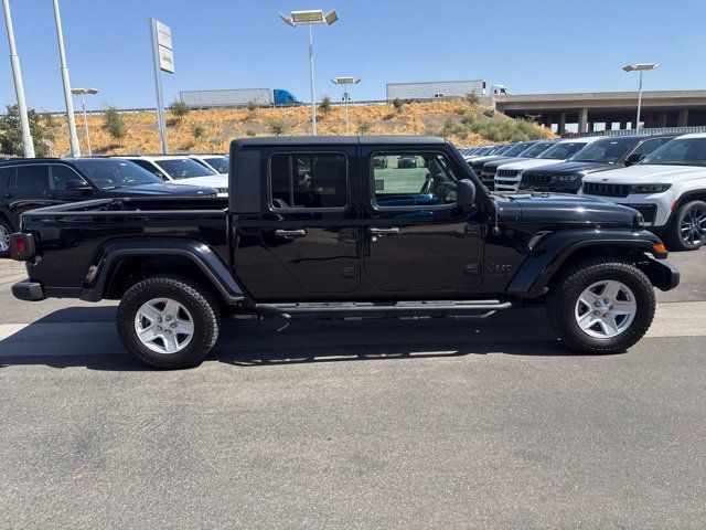 Certified 2021 Jeep Gladiator Sport AWD/4WD image 7