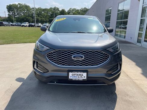Certified 2024 Ford Edge SEL w/ Convenience Package AWD/4WD image 3