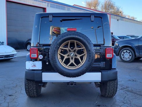 Used 2012 Jeep Wrangler Unlimited Sahara w/ Dual Top Group image 8