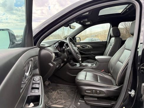 Used 2023 Chevrolet Traverse Premier w/ Redline Edition image 6