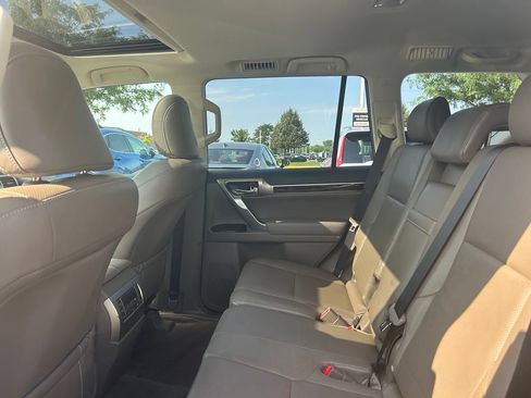 Used 2016 Lexus GX 460 w/ Premium Package AWD/4WD image 13