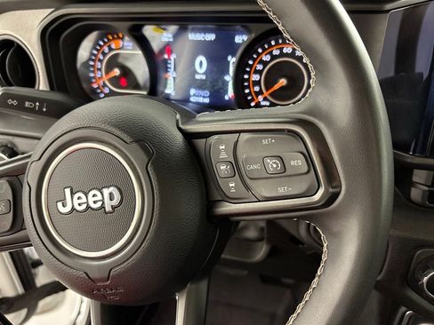 Used 2025 Jeep Wrangler Unlimited Sport AWD/4WD image 31