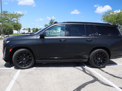 Used 2024 Cadillac Escalade Sport Platinum w/ LPO, ONYX Package AWD/4WD image 9