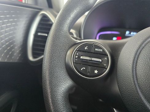 Used 2025 Kia Soul LX FWD image 22