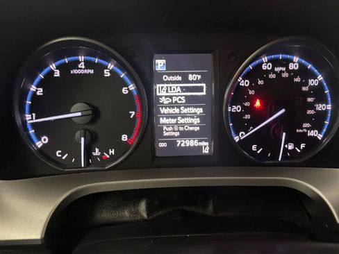Used 2018 Toyota RAV4 XLE w/ All Weather Liner Package FWD image 11