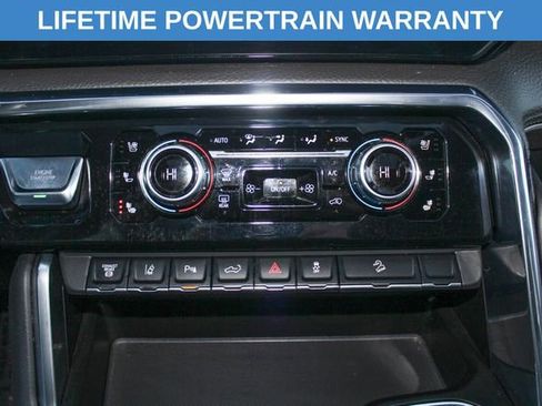 Used 2024 GMC Sierra 3500 Denali w/ Denali Reserve Package AWD/4WD image 23
