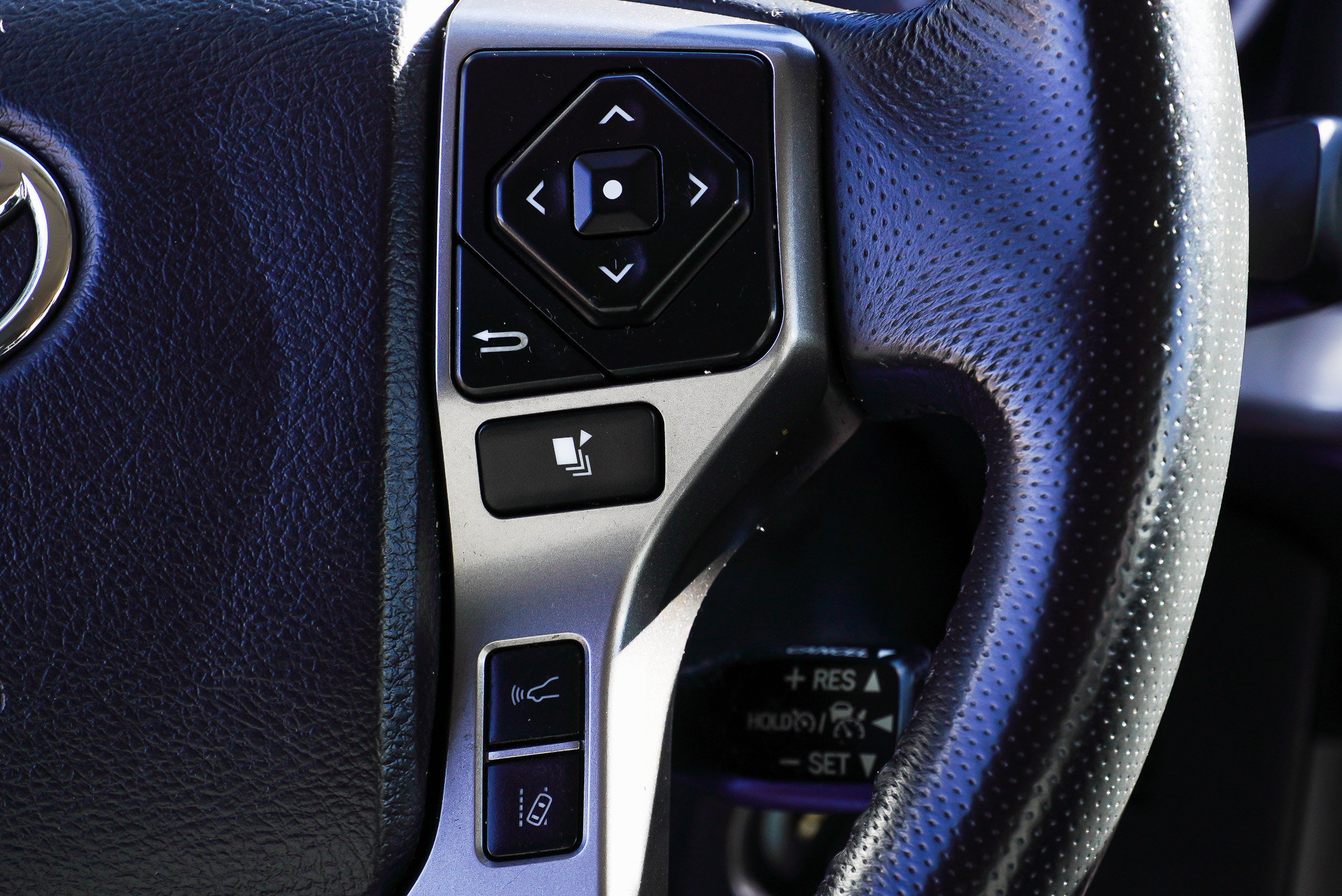 Used 2019 Toyota Tacoma SR5 AWD/4WD image 35