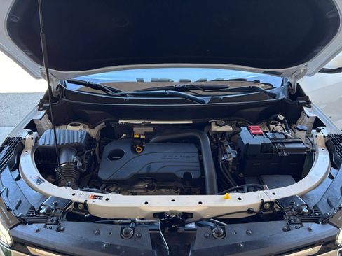 Used 2025 Chevrolet Equinox LT FWD image 31