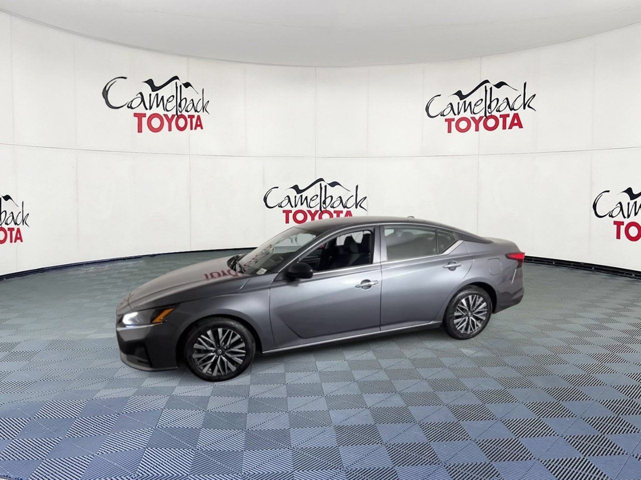Used 2025 Nissan Altima 2.5 SV FWD image 7