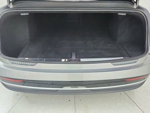 Used 2023 Lucid Air Touring AWD/4WD image 14