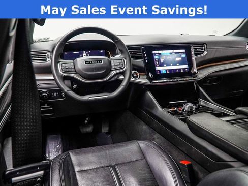 Used 2024 Jeep Wagoneer L Series II w/ Flexible Seating Group AWD/4WD image 5