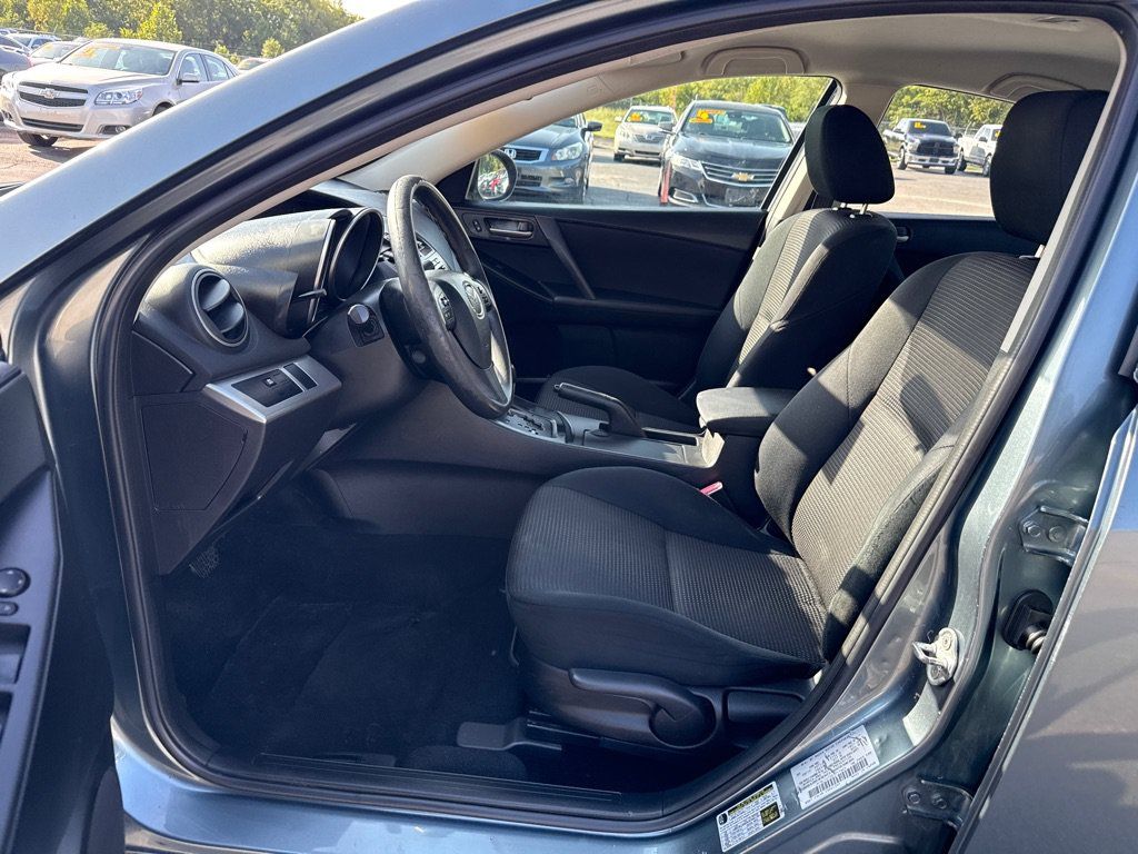 Used 2013 MAZDA MAZDA3 i Sport FWD image 9