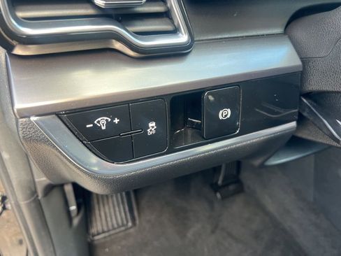 Used 2023 Kia Sportage EX image 50