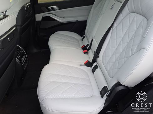 Used 2024 BMW X7 xDrive40i image 24