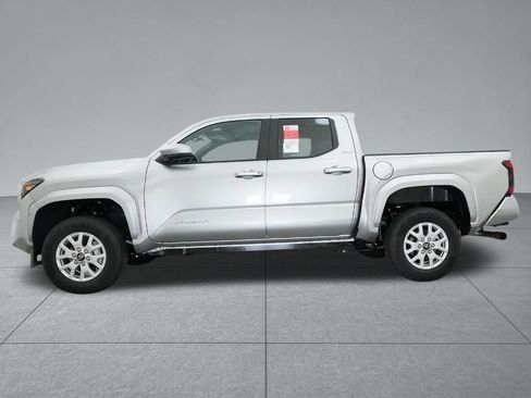 Used 2026 Toyota Tacoma SR5 RWD image 22