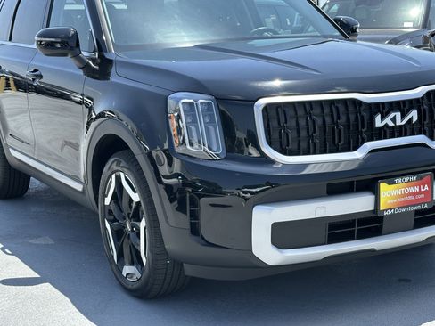 Used 2025 Kia Telluride EX FWD image 11