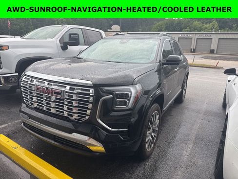 Used 2026 GMC Terrain Denali AWD/4WD image 1