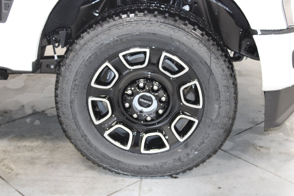 New 2026 Ford F250 Platinum AWD/4WD image 17