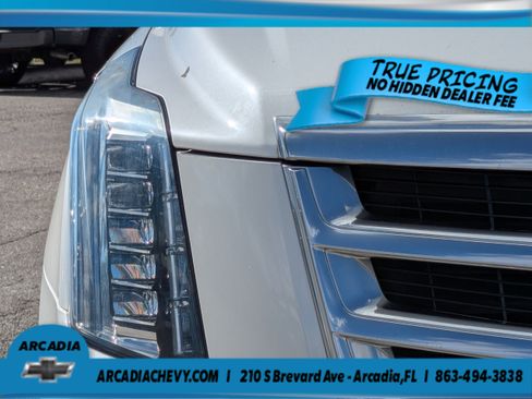 Used 2020 Cadillac Escalade ESV Premium Luxury AWD/4WD image 10